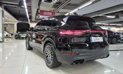 Porsche Cayenne 2023, 23402 км, за 76786.62 USD