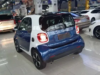 Smart Smart Fortwo 2019, 61700 км, за 6979.64 USD