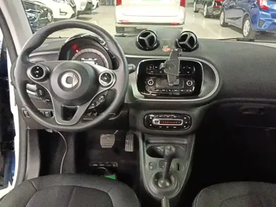 Smart Smart Fortwo 2019, 61700 км, за 6979.64 USD - фото 10