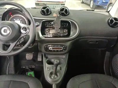 Smart Smart Fortwo 2019, 61700 км, за 6979.64 USD - фото 13