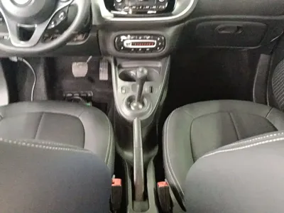 Smart Smart Fortwo 2019, 61700 км, за 6979.64 USD - фото 14