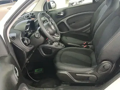 Smart Smart Fortwo 2019, 61700 км, за 6979.64 USD - фото 15