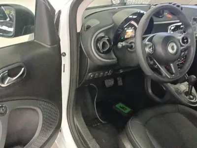Smart Smart Fortwo 2019, 61700 км, за 6979.64 USD - фото 16