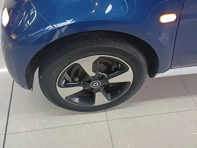 Smart Smart Fortwo 2019, 61700 км, за 6979.64 USD - фото 23