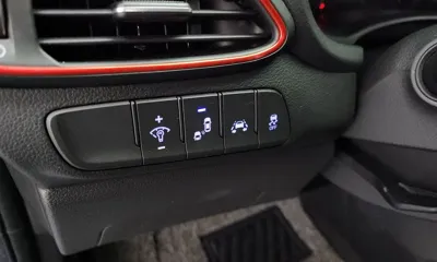 Hyundai i30 2018, 153214 км, за 5880.41 USD - фото 17