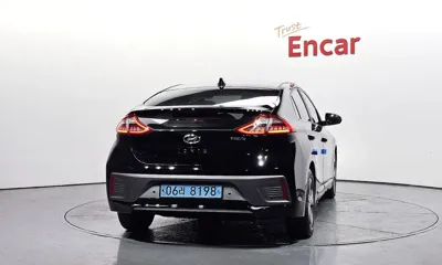 Hyundai Ioniq 2018, 230118 км, за 5850.61 USD