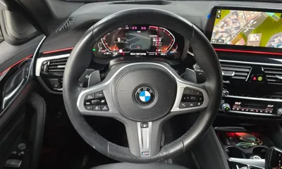 BMW 5-Series 2023, 22176 км, за 38597.87 USD - фото 12