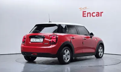 MINI Cooper 2020, 56401 км, за 9518.18 USD
