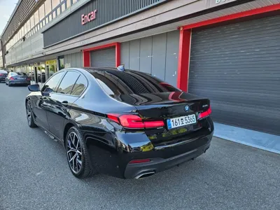 BMW 5-Series 2023, 53447 км, за 29628.17 USD