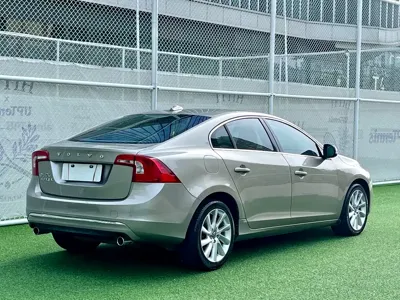 Volvo S60 2014, 100000 км, за 4125.59 USD