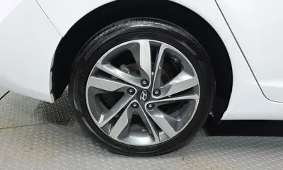 Hyundai Avante 2015, 110077 км, за 3544.7 USD