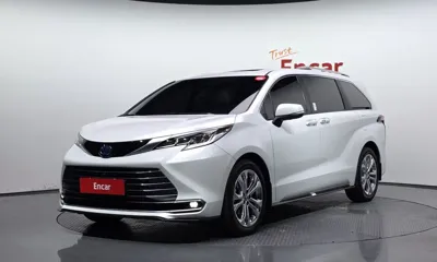 Toyota Sienna · 2022 год