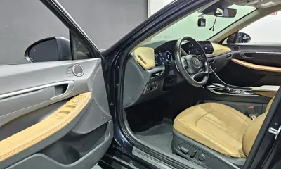 Hyundai Sonata 2022, 52056 км, за 15534.12 USD - фото 11
