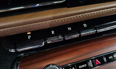 Lincoln Aviator 2021, 141341 км, за 16901.77 USD - фото 9