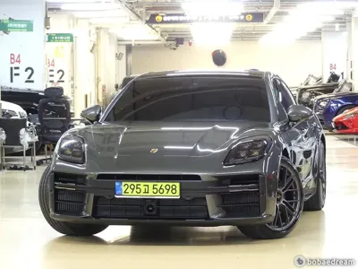 Porsche Panamera · 2025 год
