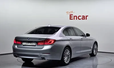 BMW 5-Series 2020, 33841 км, за 19491.24 USD