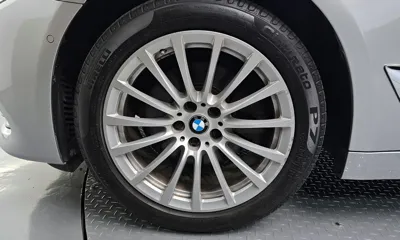 BMW 5-Series 2020, 33841 км, за 19491.24 USD