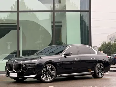 BMW 7 Series · 2023 год