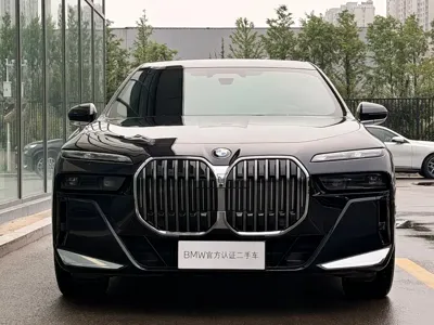 BMW 7 Series 2023, 27000 км, за 92814.7 USD