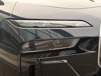 BMW 7 Series 2023, 27000 км, за 92814.7 USD
