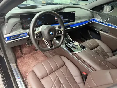 BMW 7 Series 2023, 27000 км, за 92814.7 USD - фото 8