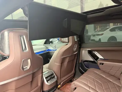 BMW 7 Series 2023, 27000 км, за 92814.7 USD - фото 20