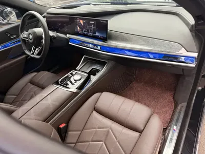 BMW 7 Series 2023, 27000 км, за 92814.7 USD - фото 24
