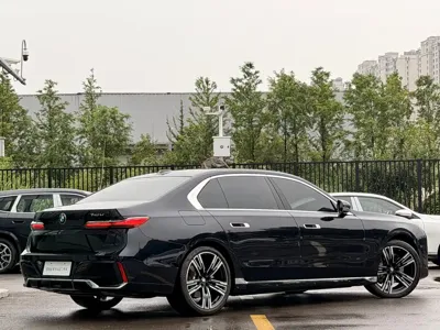 BMW 7 Series 2023, 27000 км, за 92814.7 USD - фото 30