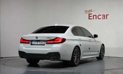 BMW 5-Series 2023, 20849 км, за 28817.12 USD
