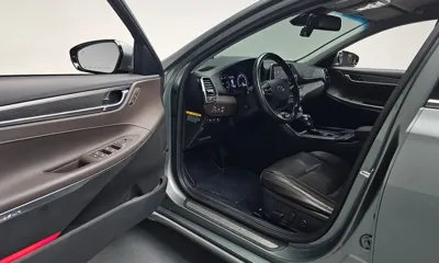 Hyundai Grandeur 2018, 66014 км, за 10749.19 USD - фото 10