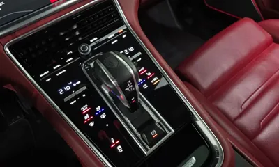 Porsche Panamera 2020, 73431 км, за 60325.59 USD - фото 9