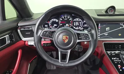 Porsche Panamera 2020, 73431 км, за 60325.59 USD - фото 12