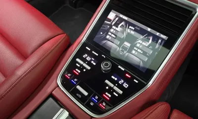 Porsche Panamera 2020, 73431 км, за 60325.59 USD - фото 18