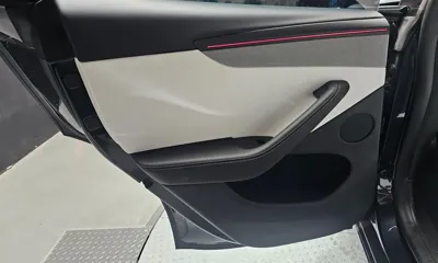 Tesla Model Y 2025, 8887 км, за 52514.11 USD - фото 25
