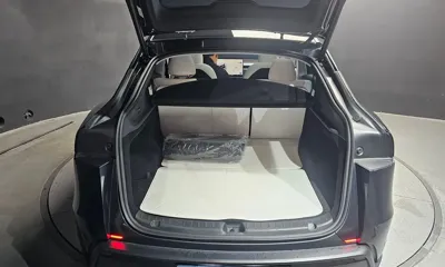 Tesla Model Y 2025, 8887 км, за 52514.11 USD - фото 35