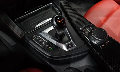 BMW M3 2018, 69636 км, за 42667.72 USD - фото 9
