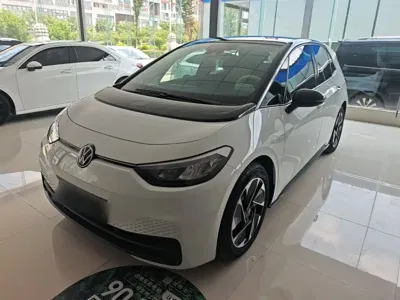 Volkswagen ID.3 2025, 16100 км, за 14261.82 USD