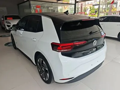 Volkswagen ID.3 2025, 16100 км, за 14261.82 USD