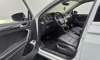 Volkswagen Tiguan 2020, 81899 км, за 17109.04 USD - фото 10