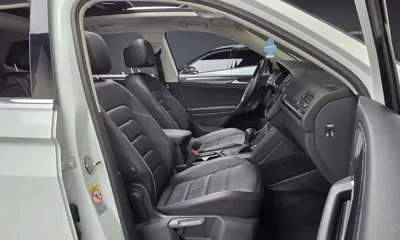 Volkswagen Tiguan 2020, 81899 км, за 17109.04 USD - фото 11