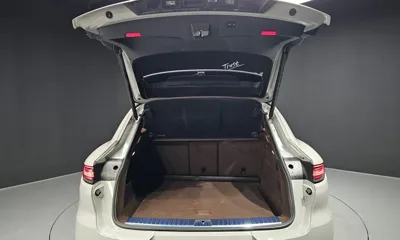 Porsche Cayenne 2023, 47702 км, за 66158.89 USD - фото 20