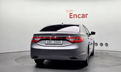 Hyundai Grandeur 2013, 86221 км, за 3957.71 USD