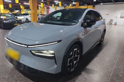 Xpeng G7 · 2025 год