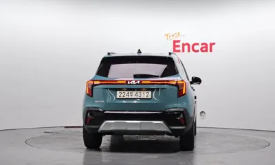 Kia Seltos 2023, 41701 км, за 24810.04 USD