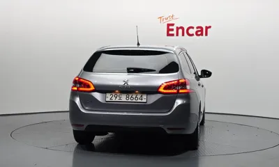 Peugeot 308 2018, 66548 км, за 6892.48 USD