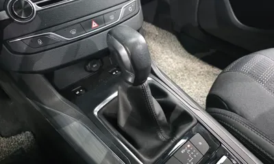 Peugeot 308 2018, 66548 км, за 6840.39 USD - фото 9
