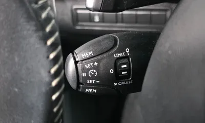 Peugeot 308 2018, 66548 км, за 6840.39 USD - фото 17