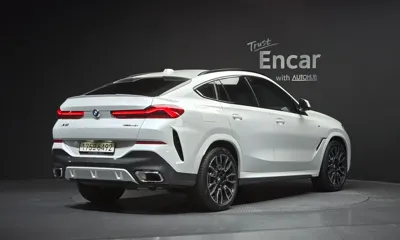 BMW X6 2025, 5188 км, за 78956.05 USD