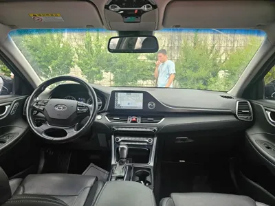 Hyundai Grandeur 2017, 64713 км, за 9641.7 USD - фото 12