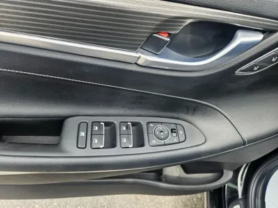 Hyundai Grandeur 2017, 64713 км, за 9641.7 USD - фото 15